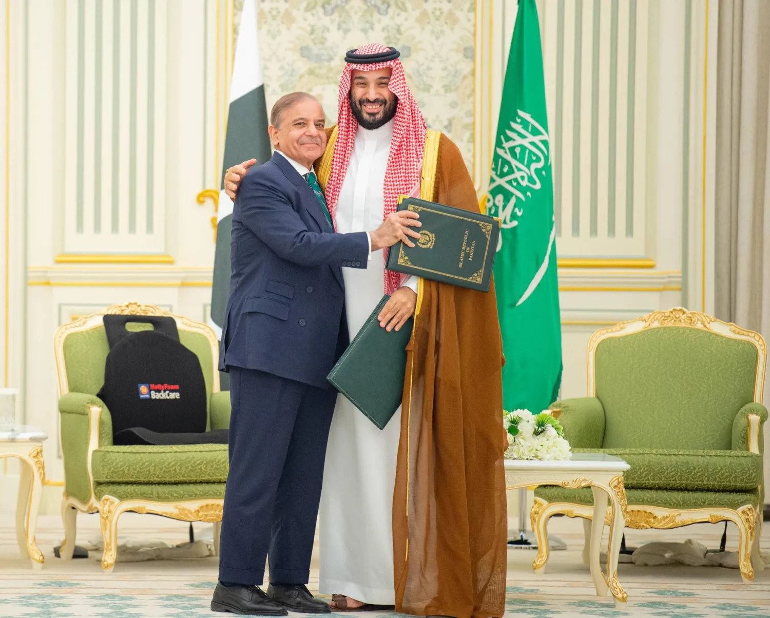 Le premier ministre pakistanais et le prince héritier d'Arabis saoudite